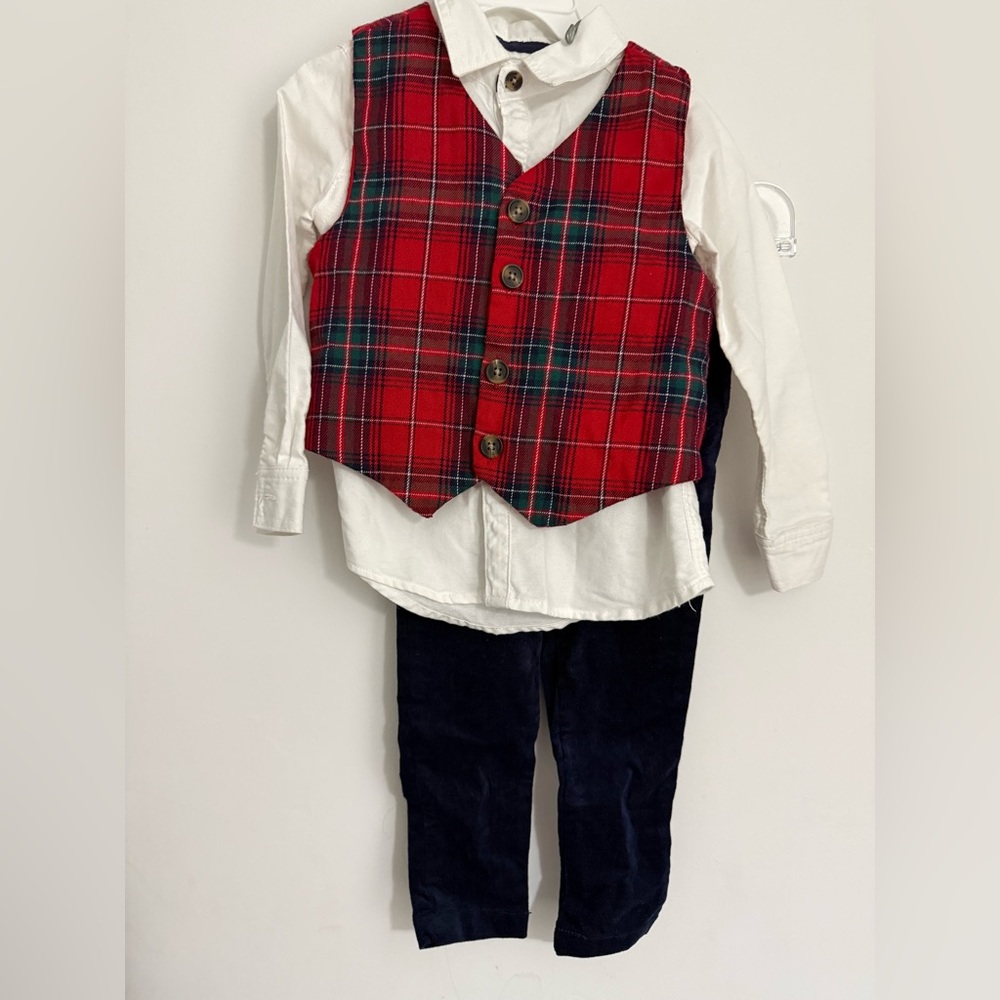 Max Studio Kids White and Navy Outfit